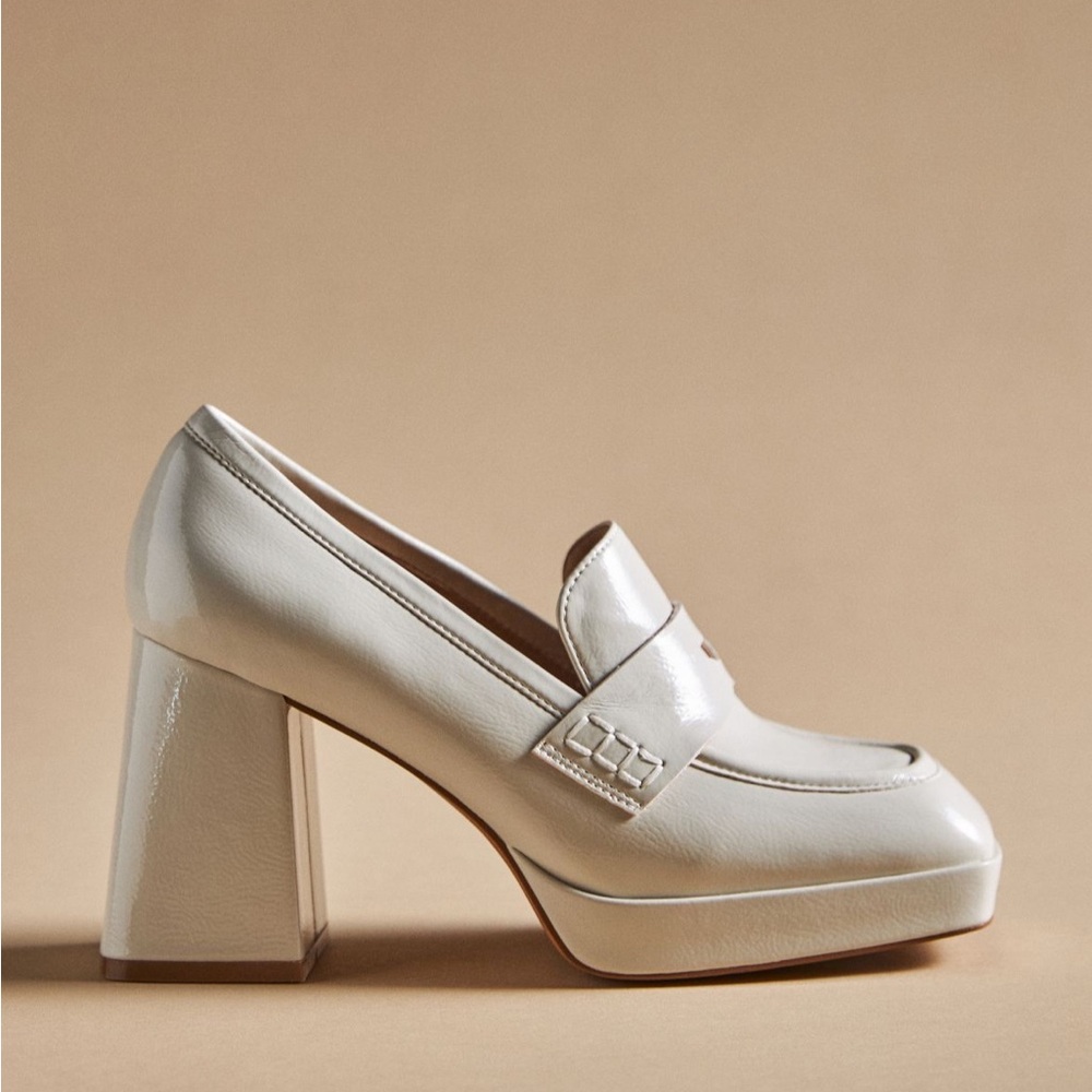 NIB SILENT D LOAFERS. White Patent. Size 39